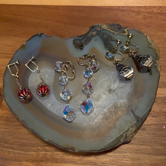 ••Sold•• Vintage golden screw back Earring GUC - Picture 3 of 10